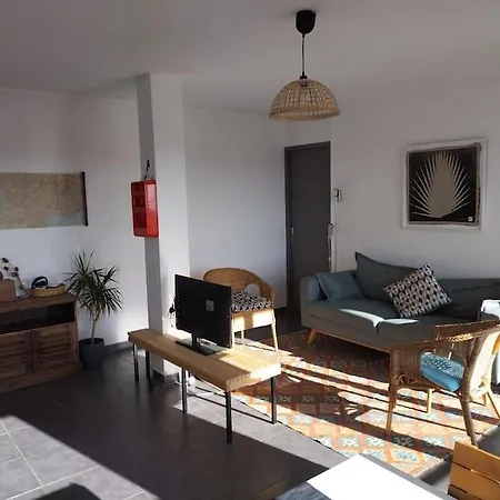 3 Bedroom With Ac & Parking *